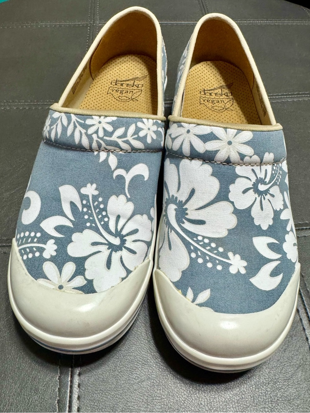 Dansko Light Blue/White Vegan Canvas Hibiscus Print Clog Size 41 - Picture 16 of 16